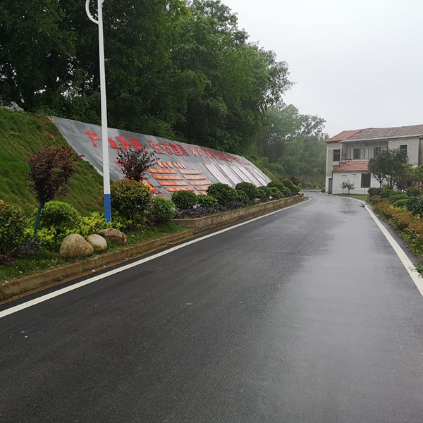 “四好公路”打通我市乡村振兴快车道（图为段店镇百席村）.jpg