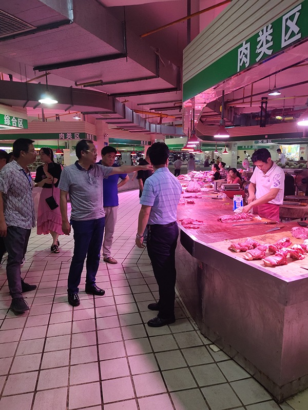 市局局长喻志斌到农贸市场开展督导检查.jpg