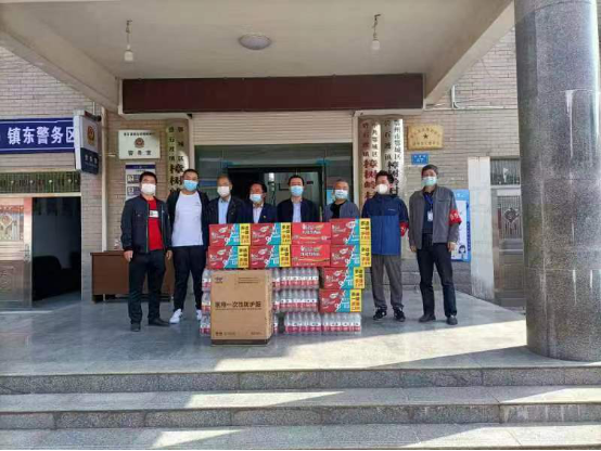市政府国资委赴帮扶村赠送防疫物资.png