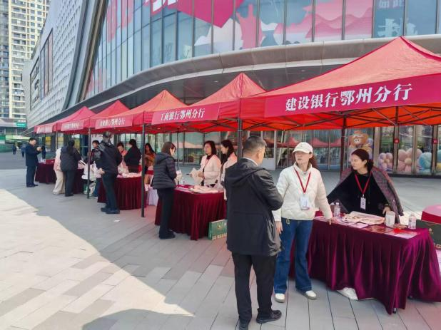 市公积金中心在吾悦广场开展3·29公积金法规政策宣传周活动.png